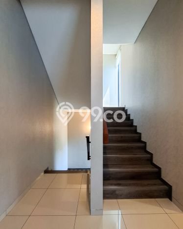 Rumah Elit Modern Tanpa Renovasi di Lebak Bulus Jakarta Selatan Rumah Elit Modern Tanpa Renovasi di Lebak Bulus Jakarta Selatan