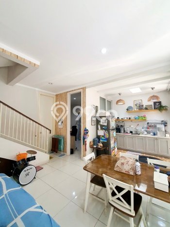 Rumah Asri di Sektor 9-Bintaro, Tangerang Selatan, Luas 135m² LB 150m² Rumah Asri di Sektor 9-Bintaro, Tangerang Selatan, Luas 135m² LB 150m²