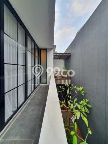 Dijual Rumah Luas Megah Dengan View Cantik di Bintaro, Jakarta Selatan Dijual Rumah Luas Megah Dengan View Cantik di Bintaro, Jakarta Selatan