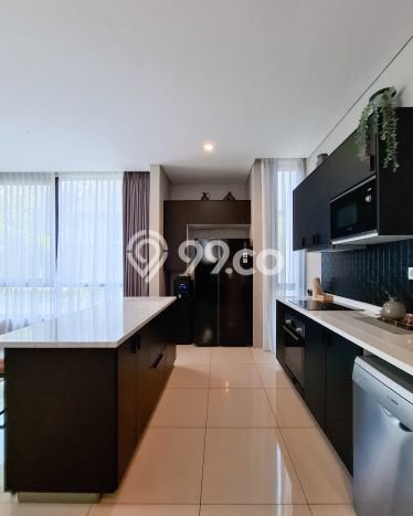 Rumah Elit Modern Tanpa Renovasi di Lebak Bulus Jakarta Selatan Rumah Elit Modern Tanpa Renovasi di Lebak Bulus Jakarta Selatan