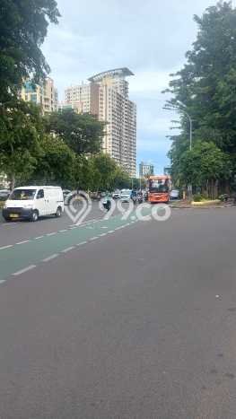 Komersial Dijual di Tebet Jakarta Selatan dengan LB 400m2 Komersial Dijual di Tebet Jakarta Selatan dengan LB 400m2