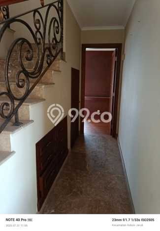 FOR SALE Hunian Apartemen Luxury di Kebon Jeruk dengan 5 Kamar Tidur & Luas 358m2 FOR SALE Hunian Apartemen Luxury di Kebon Jeruk dengan 5 Kamar Tidur & Luas 358m2