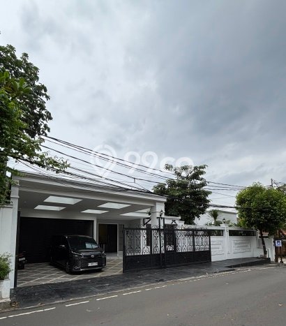 Siap Huni Hunian Elit 4 Kamar di Cilandak Dekat ke Mana Pun Siap Huni Hunian Elit 4 Kamar di Cilandak Dekat ke Mana Pun
