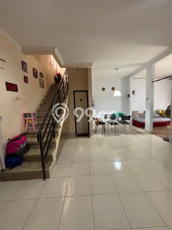 Rumah Modern 3 KT di Cirendeu Jakarta Selatan Unfurnished Rumah Modern 3 KT di Cirendeu Jakarta Selatan Unfurnished