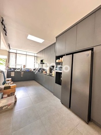 Ready to Use! Luxury House LT 180m2 Desain Elegan di Lebak Bulus Ready to Use! Luxury House LT 180m2 Desain Elegan di Lebak Bulus