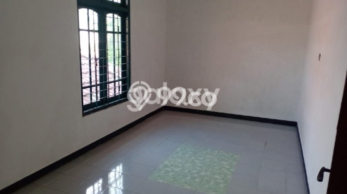 Jual Rumah Strategis Bagus Punya 4 KT di Wonocolo Surabaya SHM Jual Rumah Strategis Bagus Punya 4 KT di Wonocolo Surabaya SHM