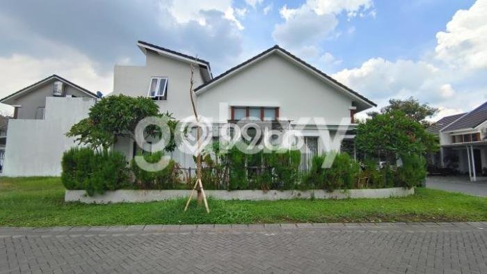Rumah Siap Pakai di Karangpilang, Surabaya, Luas 160m² Bangunan 155m² Rumah Siap Pakai di Karangpilang, Surabaya, Luas 160m² Bangunan 155m²