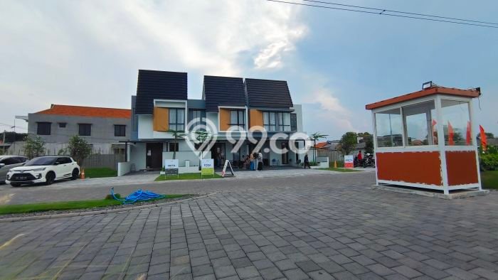 Jual Rumah Bagus Siap Huni LB 48m2 di Wiyung, Surabaya Jual Rumah Bagus Siap Huni LB 48m2 di Wiyung, Surabaya