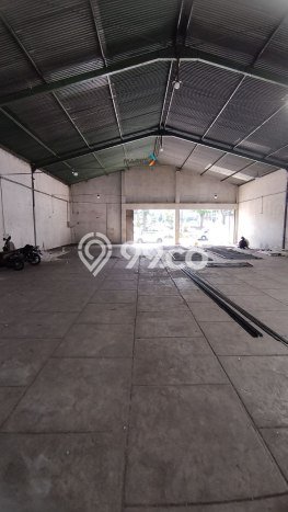 AREA BERKEMBANG! Gudang Disewakan Kawasan Blimbing, Luas 400m2m², Siap Bisnis AREA BERKEMBANG! Gudang Disewakan Kawasan Blimbing, Luas 400m2m², Siap Bisnis