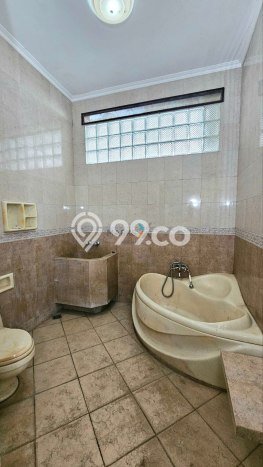 Hunian Mewah Dijual LT 399m2 di Klojen, Malang Hunian Mewah Dijual LT 399m2 di Klojen, Malang