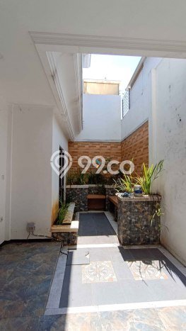 For Sale! Luxury House LT 200m2 Desain Elegan di Araya For Sale! Luxury House LT 200m2 Desain Elegan di Araya