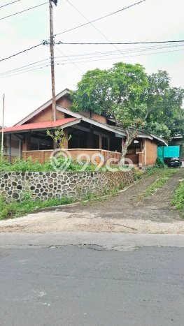 Bisa KPR! Rumah Strategis area Singosari, LT 1200m2m² LB 470m2m² Bisa KPR! Rumah Strategis area Singosari, LT 1200m2m² LB 470m2m²