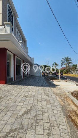 Ruko Dijual di Malang LT 218m2 & LB 240m2 Lokasi Terbaik! Ruko Dijual di Malang LT 218m2 & LB 240m2 Lokasi Terbaik!