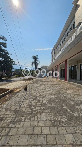 Ruko Dijual di Malang LT 218m2 & LB 240m2 Lokasi Terbaik! Ruko Dijual di Malang LT 218m2 & LB 240m2 Lokasi Terbaik!