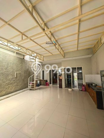 Rumah Strategis Modern Lb 300m2 di Klojen, Malang Rumah Strategis Modern Lb 300m2 di Klojen, Malang