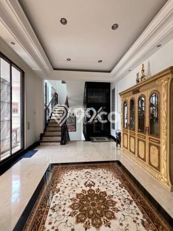Rumah Mewah LB 1600m2 Siap Huni Desain Elegan di Tidar, Malang Rumah Mewah LB 1600m2 Siap Huni Desain Elegan di Tidar, Malang