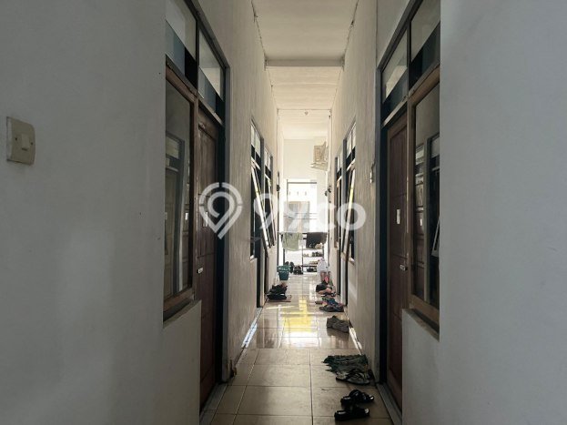 Peluang Investasi! Kost Dijual di Kepanjen, Malang, 20 KT, 20 KM, Luas 450m2 Peluang Investasi! Kost Dijual di Kepanjen, Malang, 20 KT, 20 KM, Luas 450m2