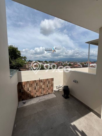 For Sale Rumah 4 Kamar Lokasi Strategis Bagus dan Strategis di Lowokwaru For Sale Rumah 4 Kamar Lokasi Strategis Bagus dan Strategis di Lowokwaru