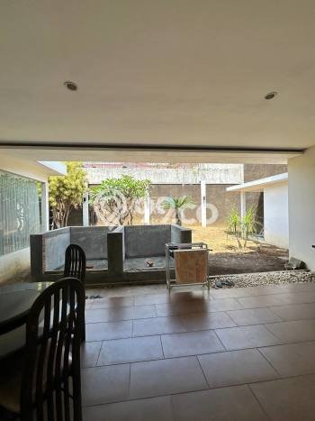 Rumah LT 450m2m² / LB 435m2m² di Kawasan , Malang Rumah LT 450m2m² / LB 435m2m² di Kawasan , Malang