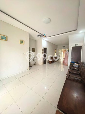 Rumah Strategis Modern Lb 300m2 di Klojen, Malang Rumah Strategis Modern Lb 300m2 di Klojen, Malang