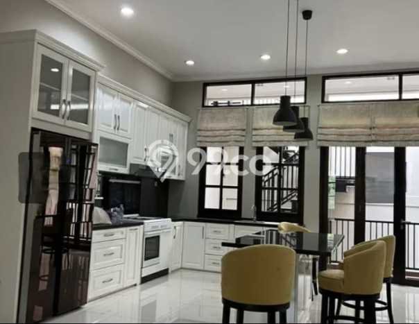 Rumah Elit Modern Siap Huni di Senopati Jakarta Selatan Rumah Elit Modern Siap Huni di Senopati Jakarta Selatan