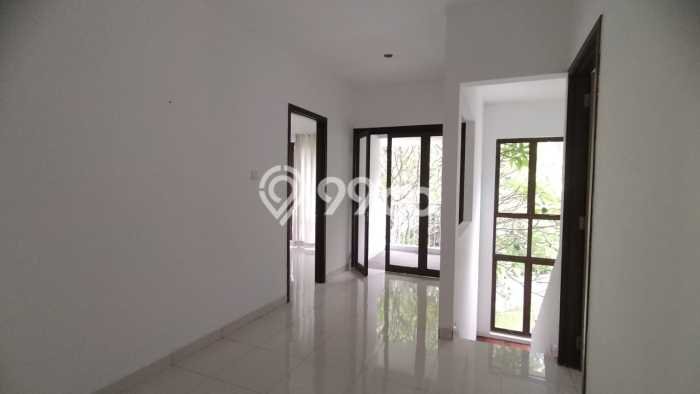 Disewakan! Rumah 3 Kamar Tidur &
3 Kamar Mandi di Sektor 9-Bintaro, Tangerang Selatan Disewakan! Rumah 3 Kamar Tidur &
3 Kamar Mandi di Sektor 9-Bintaro, Tangerang Selatan