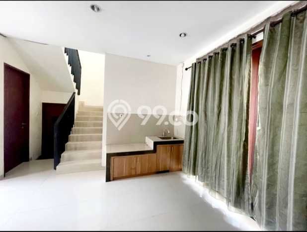 Disewakan! Rumah 3 Kamar Tidur &
2 Kamar Mandi di Sektor 9-Bintaro, Tangerang Selatan Disewakan! Rumah 3 Kamar Tidur &
2 Kamar Mandi di Sektor 9-Bintaro, Tangerang Selatan