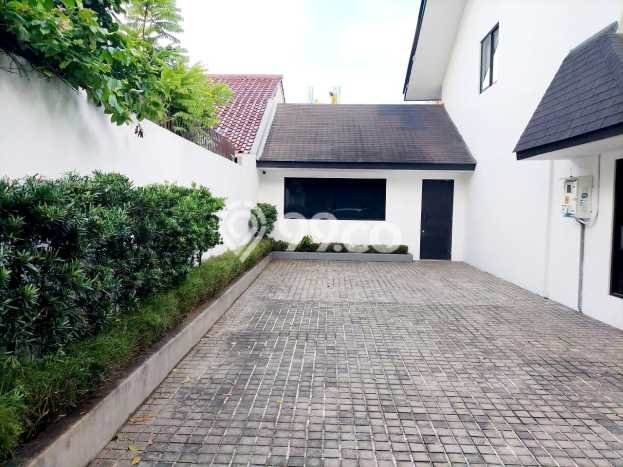 Rumah Kondisi Baik Disewakan di Pakubuwono, Jakarta Selatan LT 500m2, LB 382m2 Rumah Kondisi Baik Disewakan di Pakubuwono, Jakarta Selatan LT 500m2, LB 382m2