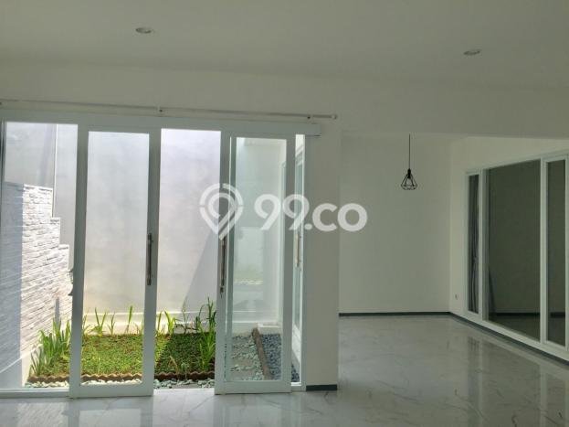 Disewakan! Rumah 3 Kamar Tidur &
1 Kamar Mandi di Sektor 3 - Bintaro, Tangerang Selatan Disewakan! Rumah 3 Kamar Tidur &
1 Kamar Mandi di Sektor 3 - Bintaro, Tangerang Selatan