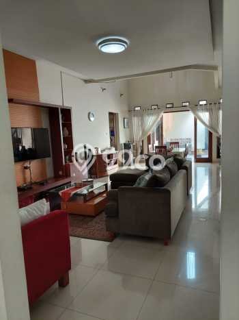 Rumah Elit LB 261m2 Siap Pakai Desain Elegan di Bintaro, Tangerang Selatan Rumah Elit LB 261m2 Siap Pakai Desain Elegan di Bintaro, Tangerang Selatan
