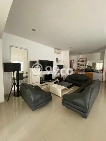 Rumah Eksklusif Siap Huni LT 232m2 di BSD, Tangerang Selatan Rumah Eksklusif Siap Huni LT 232m2 di BSD, Tangerang Selatan