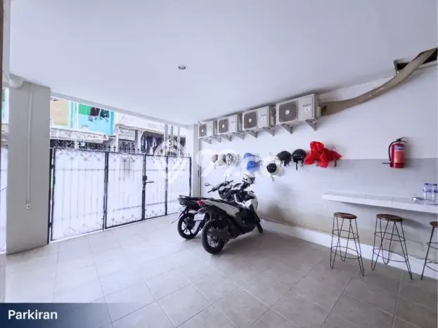 Disewakan Kost di Kebayoran Baru Jakarta Selatan Luas Full Furnished Disewakan Kost di Kebayoran Baru Jakarta Selatan Luas Full Furnished