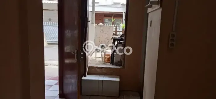 Kost Strategis Disewakan di Kebayoran Lama, Jakarta Selatan Kondisi Baik Full Furnished Kost Strategis Disewakan di Kebayoran Lama, Jakarta Selatan Kondisi Baik Full Furnished