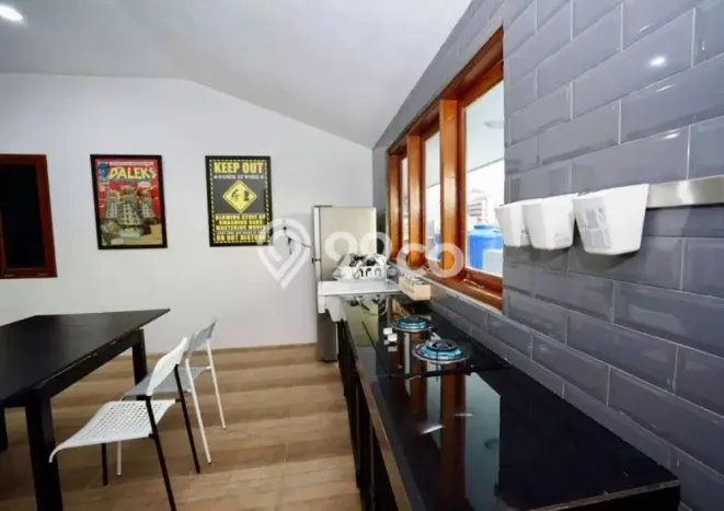 Kost Strategis Disewakan di Palmerah, Jakarta Barat Kondisi Baik Full Furnished Kost Strategis Disewakan di Palmerah, Jakarta Barat Kondisi Baik Full Furnished