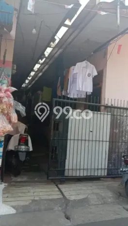 Disewakan Kost Lokasi Tebet, Jakarta Selatan Area Strategis Disewakan Kost Lokasi Tebet, Jakarta Selatan Area Strategis