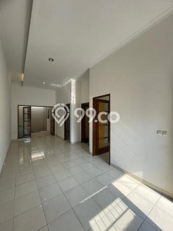 Rumah Modern 2 KT LT 102m2 di Taman Kopo Indah Rumah Modern 2 KT LT 102m2 di Taman Kopo Indah