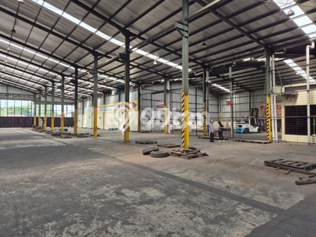 Area Ramai! Gudang Dijual di Cileungsi untuk Bisnis Luas Bangunan 3500m2 Area Ramai! Gudang Dijual di Cileungsi untuk Bisnis Luas Bangunan 3500m2