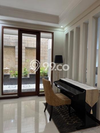 Rumah Mewah LB 400m2 Siap Pakai Desain Elegan di Harjamukti, Depok Rumah Mewah LB 400m2 Siap Pakai Desain Elegan di Harjamukti, Depok