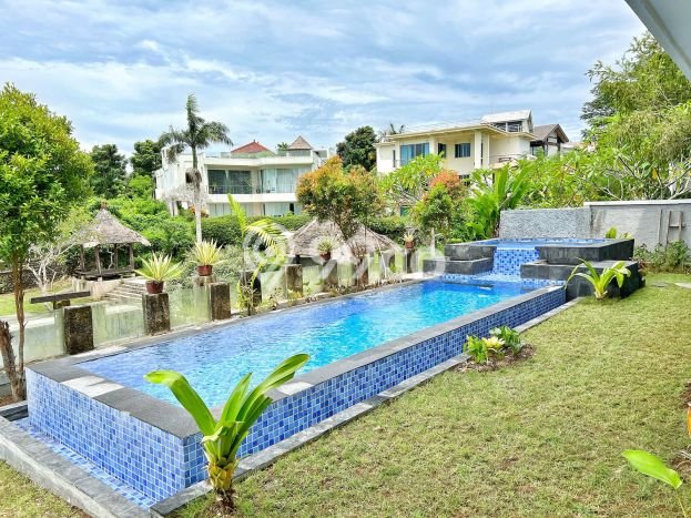 Vila Asri di , Dimensi 635m2m², Pemandangan Indah di area Vila Asri di , Dimensi 635m2m², Pemandangan Indah di area