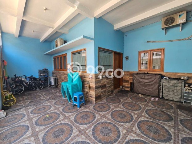Jual Rumah Strategis Bagus Punya 4 KT di Jambangan Surabaya SHM Jual Rumah Strategis Bagus Punya 4 KT di Jambangan Surabaya SHM