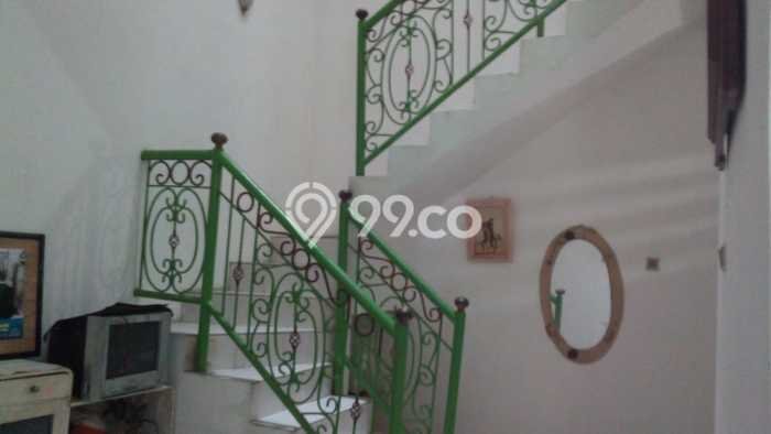 Rumah Terawat 5 KT 4 KM di Rungkut, Surabaya Rumah Terawat 5 KT 4 KM di Rungkut, Surabaya