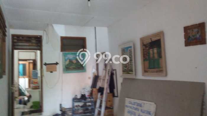 Rumah Terawat 5 KT 4 KM di Rungkut, Surabaya Rumah Terawat 5 KT 4 KM di Rungkut, Surabaya