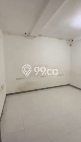 Rumah Lingkungan Asri di Rungkut, Surabaya, LT 160m2m² LB 240m2m² Rumah Lingkungan Asri di Rungkut, Surabaya, LT 160m2m² LB 240m2m²