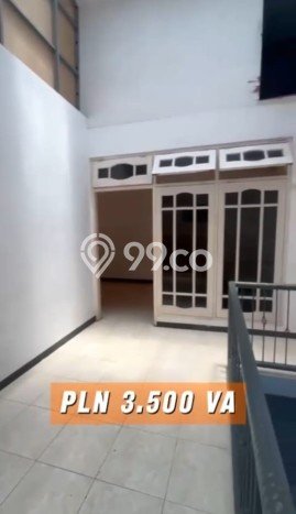 Rumah Lingkungan Asri di Rungkut, Surabaya, LT 160m2m² LB 240m2m² Rumah Lingkungan Asri di Rungkut, Surabaya, LT 160m2m² LB 240m2m²
