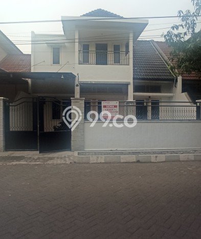 Rumah di Sidoarjo, Sidoarjo, LT 135m2m² Bangunan 180m2m² Rumah di Sidoarjo, Sidoarjo, LT 135m2m² Bangunan 180m2m²