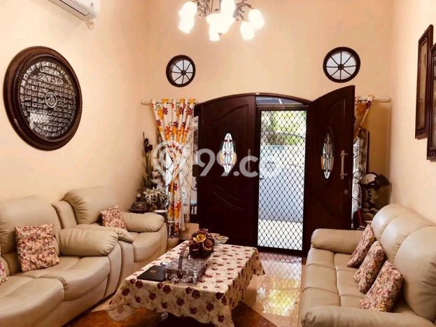 PROPERTI UNGGULAN! Rumah Strategis area Wonocolo, Luas 209m2m² LB 209m2m² PROPERTI UNGGULAN! Rumah Strategis area Wonocolo, Luas 209m2m² LB 209m2m²