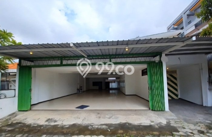 Rumah Asri di , 2 KM, Lingkungan Strategis, LT 360m2m² Bangunan 282m2m² Rumah Asri di , 2 KM, Lingkungan Strategis, LT 360m2m² Bangunan 282m2m²