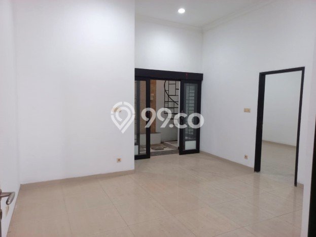 SEGERA MILIKI! Rumah di Manyar, Surabaya, Luas 104m2m² Bangunan 180m2m² SEGERA MILIKI! Rumah di Manyar, Surabaya, Luas 104m2m² Bangunan 180m2m²