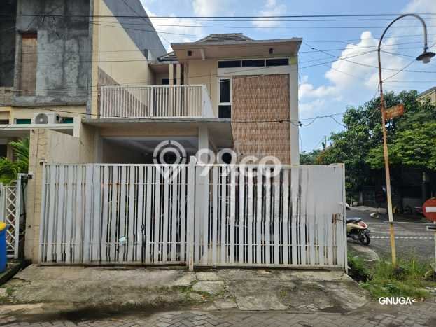 SEGERA MILIKI! Rumah di Taman, Sidoarjo, Luas 132m2m² Bangunan 216m2m² SEGERA MILIKI! Rumah di Taman, Sidoarjo, Luas 132m2m² Bangunan 216m2m²