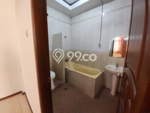 Rumah Exclusive 5 KT 5 KM di Kompleks Cluster Rungkut, Surabaya Rumah Exclusive 5 KT 5 KM di Kompleks Cluster Rungkut, Surabaya